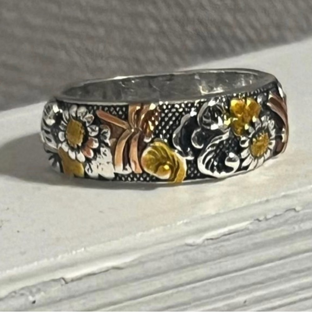 Ring - Picture 4 of 7